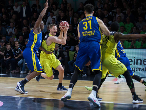 两队再次在 两队再次在